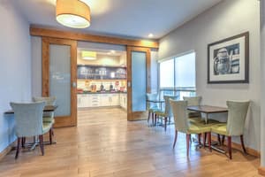 thumbnail: Breakfast area