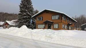 thumbnail: Bar (on property)