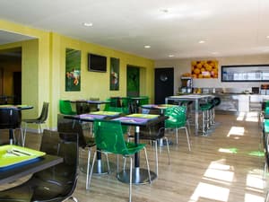 thumbnail: Breakfast area