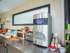 thumbnail: Breakfast area