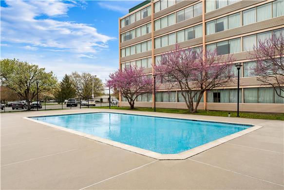 Pool,On-Site,Property Amenity,Recreation