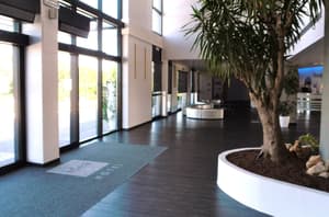 thumbnail: Interior entrance