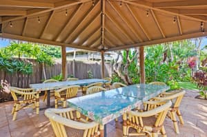 thumbnail: Outdoor dining