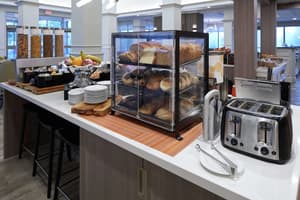 thumbnail: Breakfast area