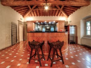 thumbnail: Bar (on property)