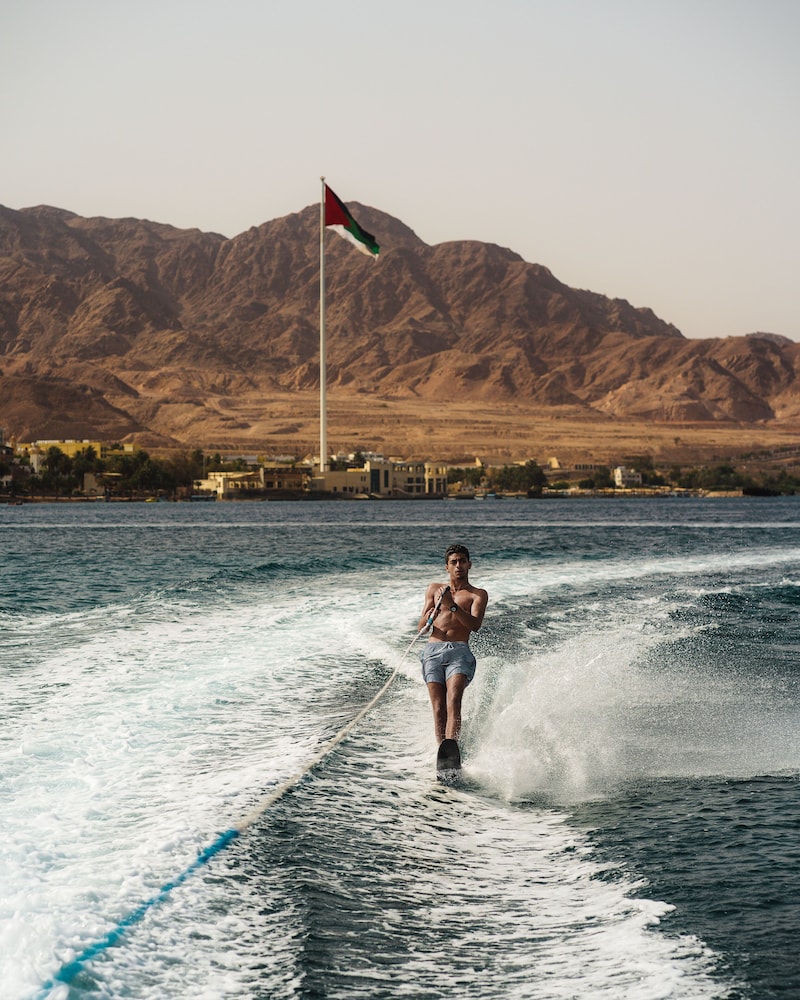 Surfing/boogie boarding