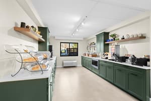 thumbnail: Restaurant