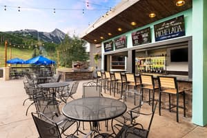 thumbnail: Outdoor dining