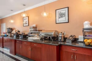 thumbnail: Breakfast area