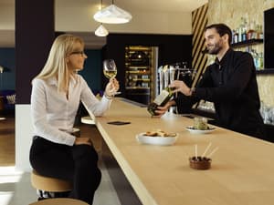 thumbnail: Bar (on property)