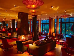 thumbnail: Bar (on property)