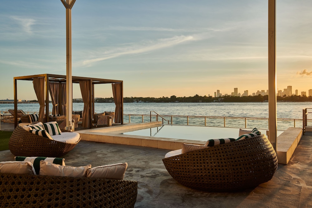 Sundeck