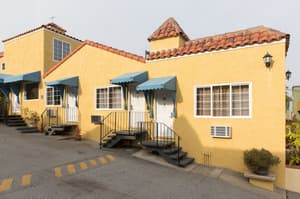 thumbnail: Front of property