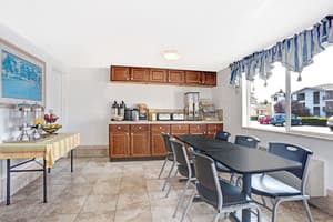 thumbnail: Breakfast area