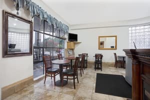 thumbnail: Breakfast area