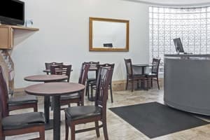 thumbnail: Breakfast area