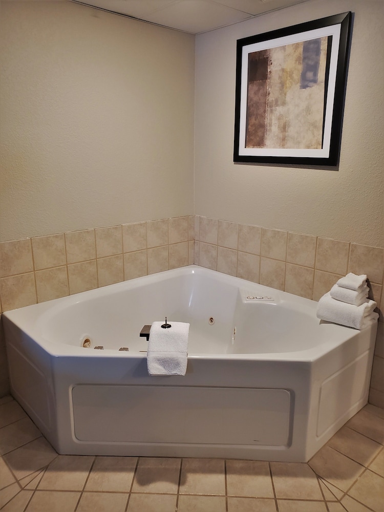 Jetted tub