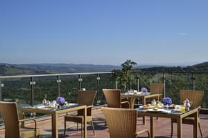 thumbnail: Outdoor dining