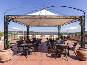 thumbnail: Bar (on property)