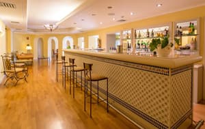 thumbnail: Bar (on property)