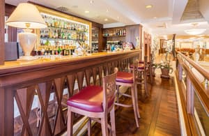 thumbnail: Bar (on property)
