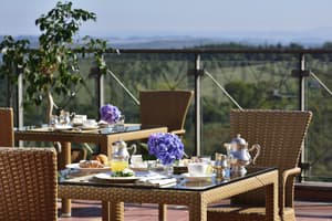 thumbnail: Breakfast area