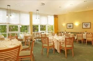 thumbnail: Restaurant