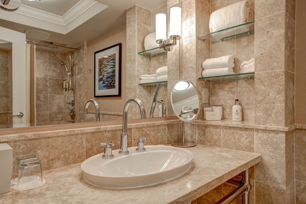 Bathroom sink