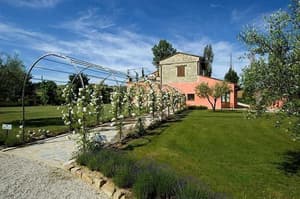 thumbnail: Front of property