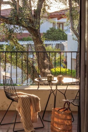 thumbnail: Balcony view