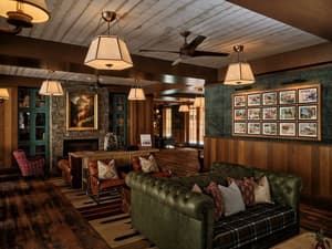 thumbnail: Lobby sitting area