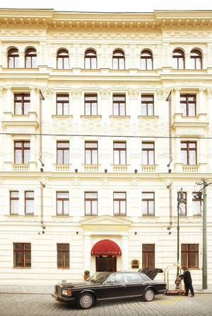 thumbnail: Front of property