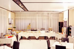 thumbnail: Breakfast area