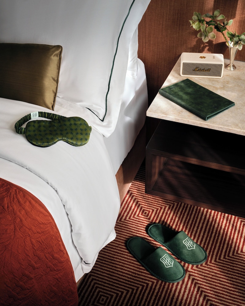 Room amenity