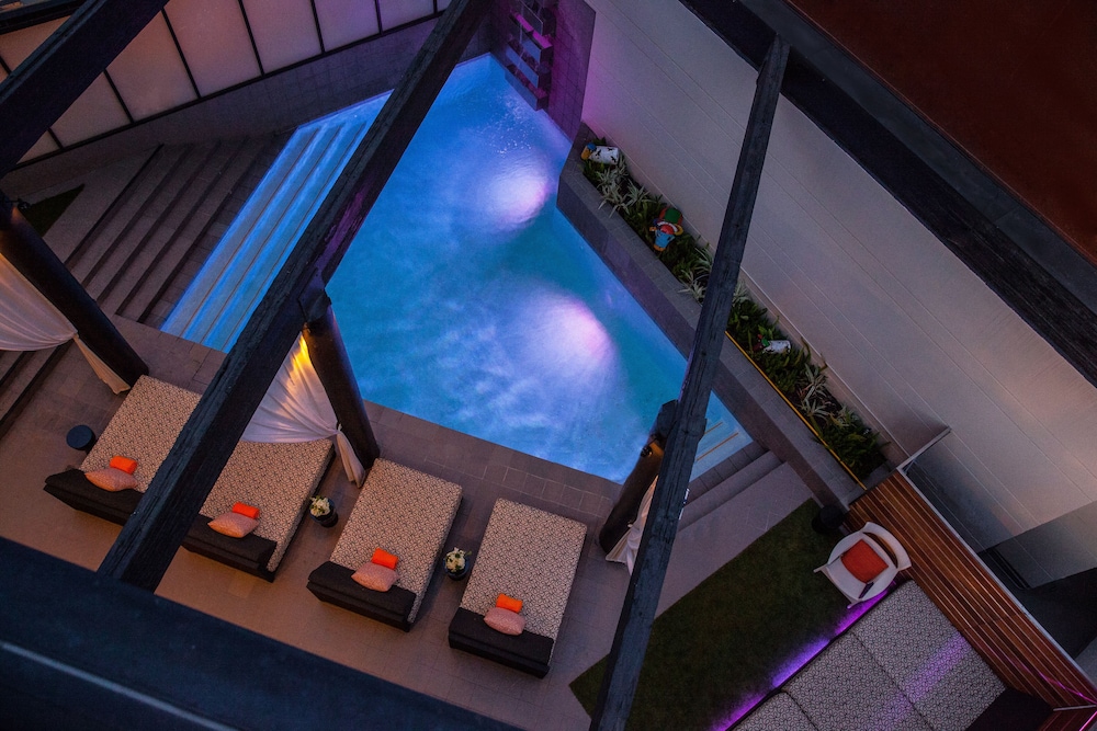 Sundeck