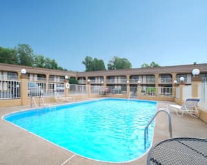 thumbnail: Pool
