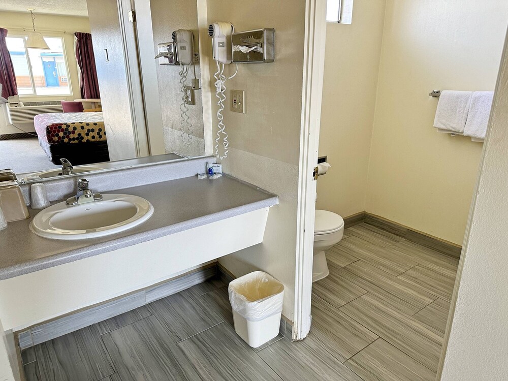 Bathroom sink