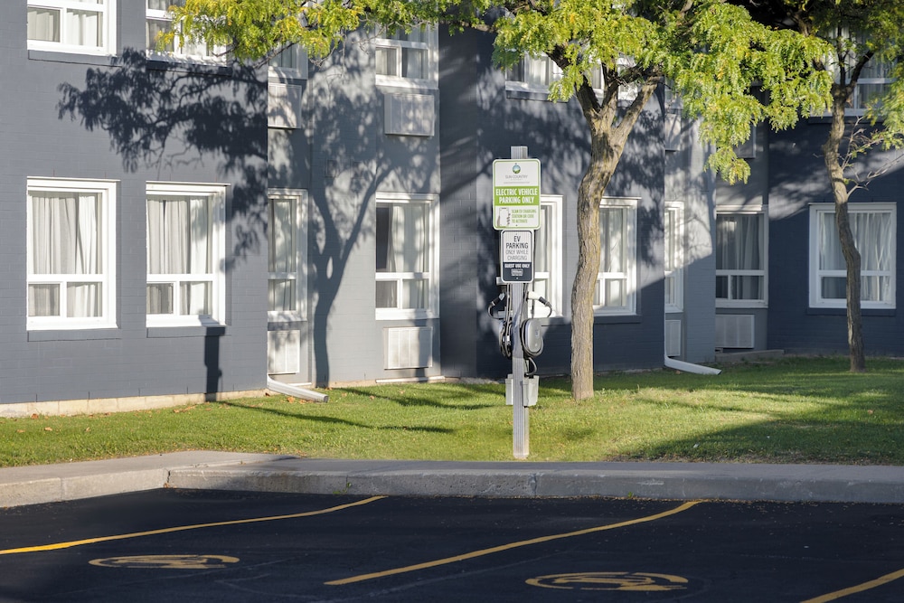 Electric vehicle charging station