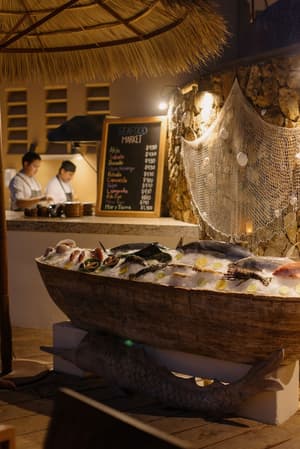 thumbnail: Outdoor dining