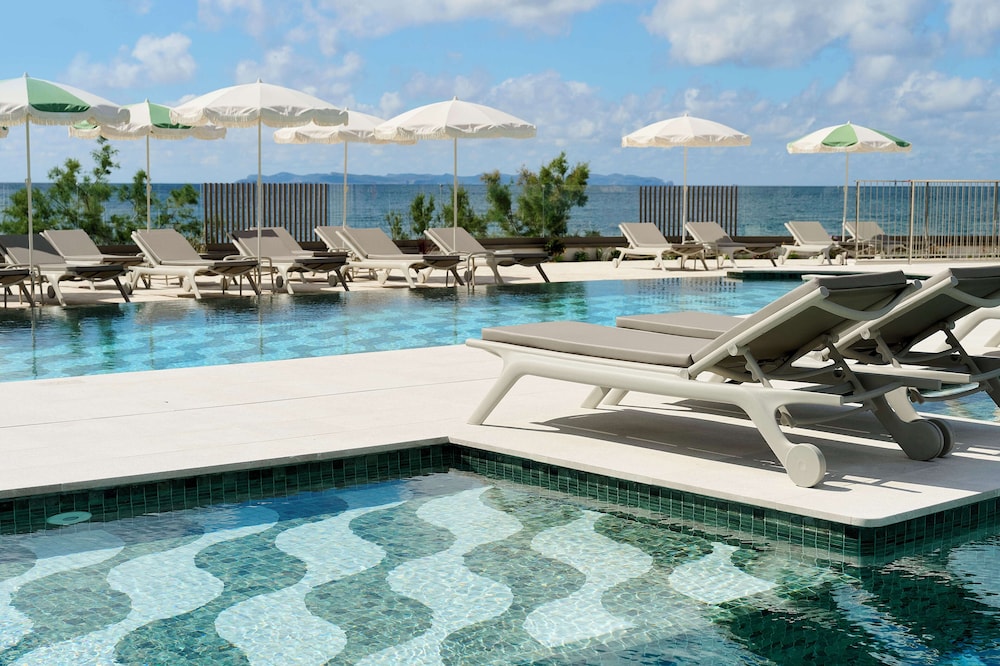 Rooftop pool