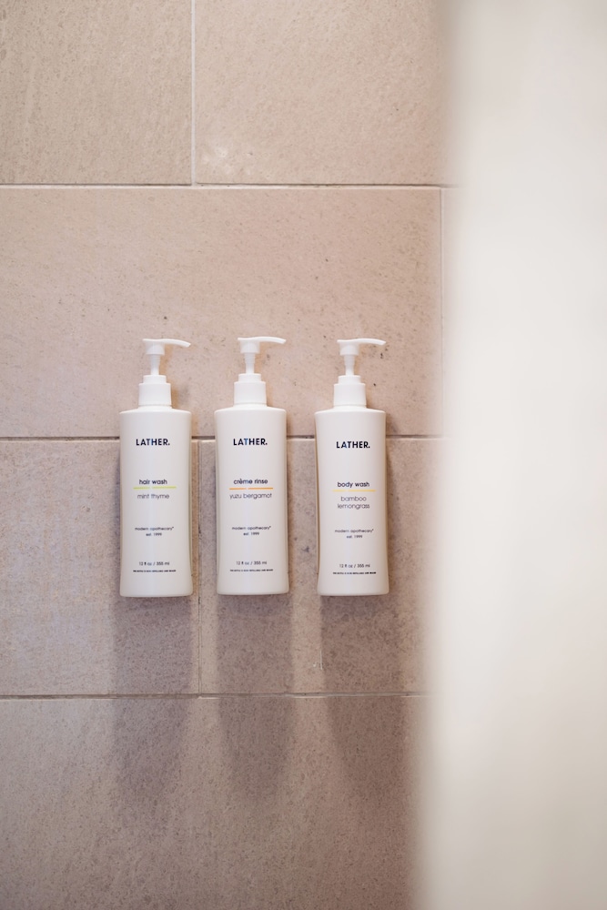 Bathroom amenities