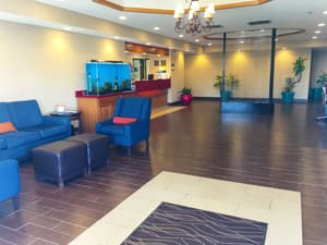 thumbnail: Interior entrance