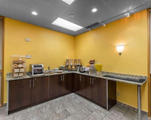 thumbnail: Breakfast area