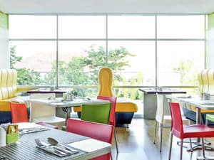 thumbnail: Restaurant