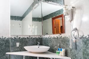 thumbnail: Bathroom sink