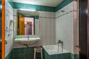 thumbnail: Interior detail