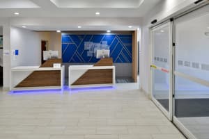 thumbnail: Interior entrance