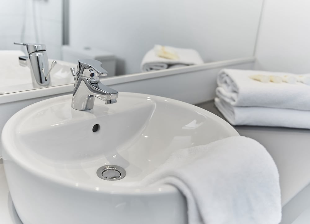 Bathroom sink