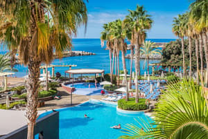 thumbnail: Outdoor pool