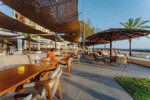 thumbnail: Bar (on property)